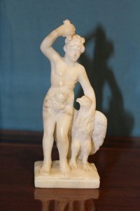 Piccola scultura figura mitologica in alabastro primi '900          